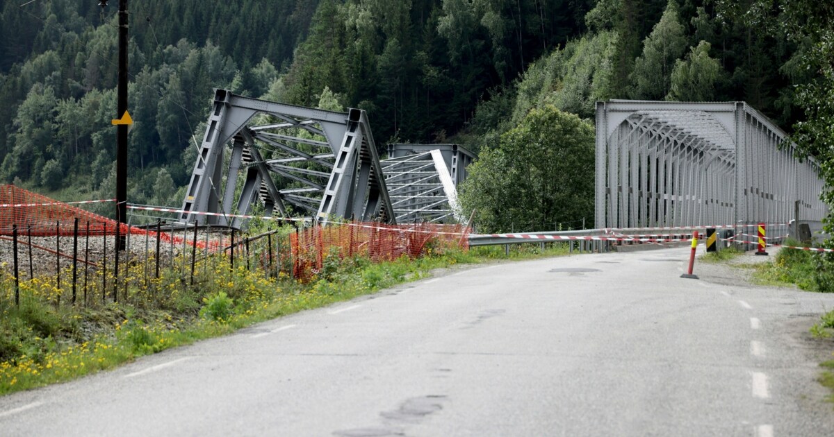 Unwetter In Norwegen - Hochwasser Bringt Eisenbahnbrücke Zum Einsturz ...