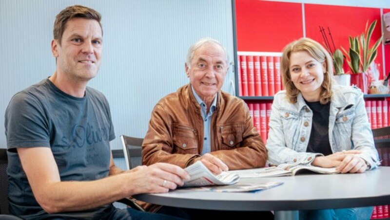 Mit Chefredakteurin Alexandra Halouska und Chef vom Dienst Christian Ortner in der „OÖ-Krone“-Redaktion. (Bild: Horst Einöder/Flashpictures)