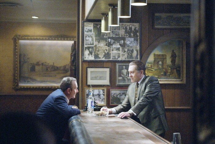 Robert De Niro in „The Irishman“ neben Joe Pesci (links)
