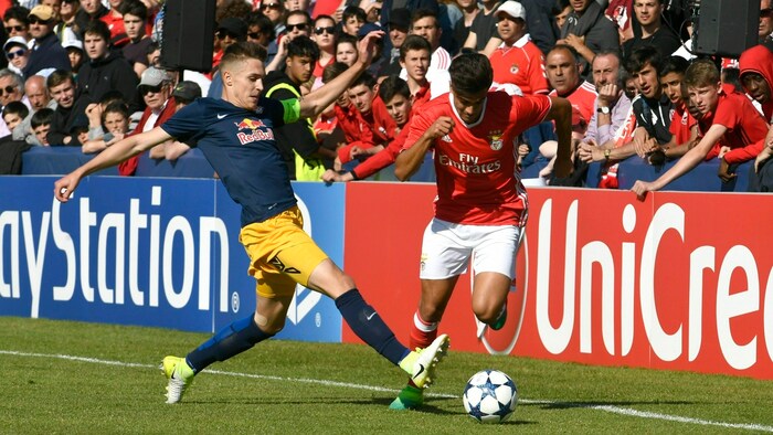 Im Youth League-Finale 2017 gegen Benfica gibt Sandro Ingolitsch als Salzburg-Kapitän alles.