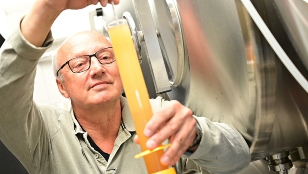 Das helle Breznik-Bier ist besonders beliebt. (Bild: Hronek Eveline)