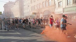 Marsch durch die Grazer Innenstadt (Bild: Pail Sepp)