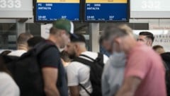 Viele russische Urlauber können derzeit von Antalya nicht nach Hause fliegen. (Bild: AFP (Symbolbild))