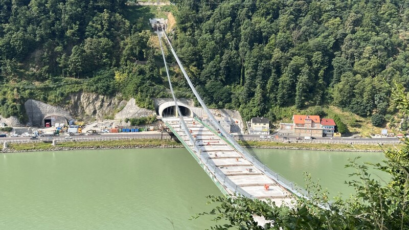 Auch für den Bau des Westrings in Linz fließen Landesmillionen aus Oberösterreich. (Bild: Werner Pöchinger)