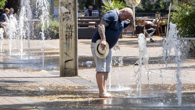 It's been hot over the past few days and it's going to stay hot. Temperatures of up to 34 degrees are here to stay (symbolic image). (Bild: APA/Tobias Steinmaurer)