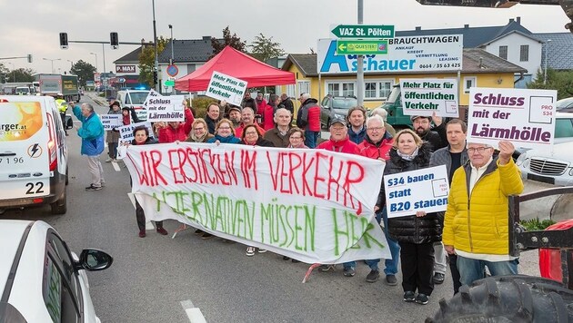 Bürger demonstrierten für den Bau der S 34 in St. Pölten (Bild: Werner Jaeger)