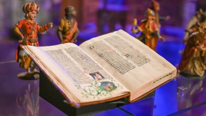 Das Messbuch „Missale des Wolfgang Vorchtenauer“ stammt aus dem Jahr 1466 (Bild: EVELYN HRONEK)