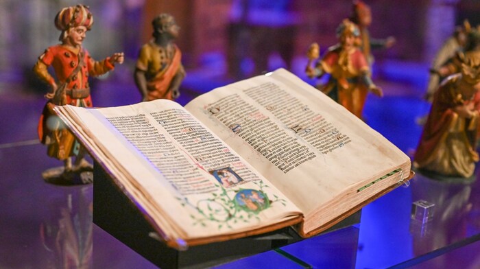 Das Messbuch „Missale des Wolfgang Vorchtenauer“ stammt aus dem Jahr 1466