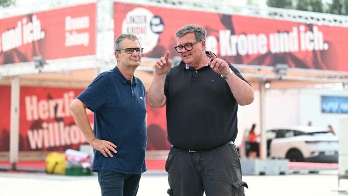 Eingespieltes Team rund um das Mega-Event in Linz: KOOP-Chef Didi Recknagl mit Harald Kalcher ...