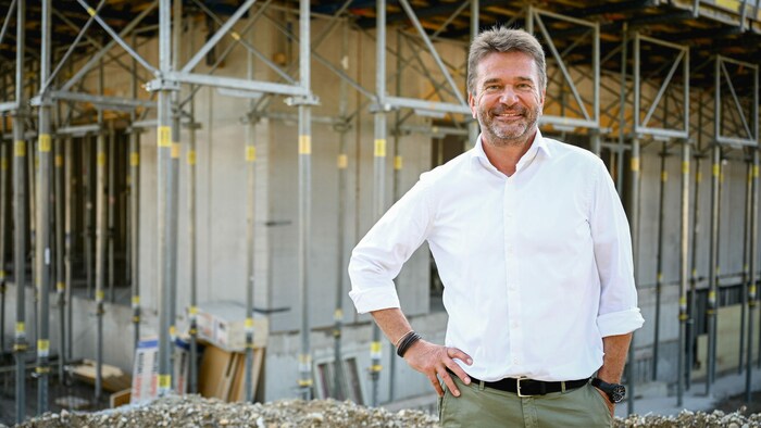 „Ich wurde schon öfter gefragt, ob uns Oberösterreich mit Fördermillionen geködert hat. Nein, das ist nicht der Fall, der Standort ist einfach perfekt“, sagt Gubi.