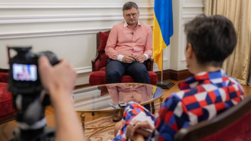 Der ukrainische Außenminister Dmytro Kuleba im Interview mit der Nachrichtenagentur AFP. (Bild: AFP)