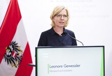 Umweltministerin Leonore Gewessler (Grüne) sieht in Reduzierung der Treibhausgasemissionen eine Auswirkung ihrer Klimapolitik. (Bild: APA/EVA MANHART)