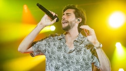 Dem Latinpop-Sänger, der heute, Freitag, in Linz auftritt, fliegen die Herzen entgegen. Dass der „Krone“-Fest-Star seit heuer verheiratet ist, tut der Sympathie keinen Abbruch. (Bild: Andreas Graf)