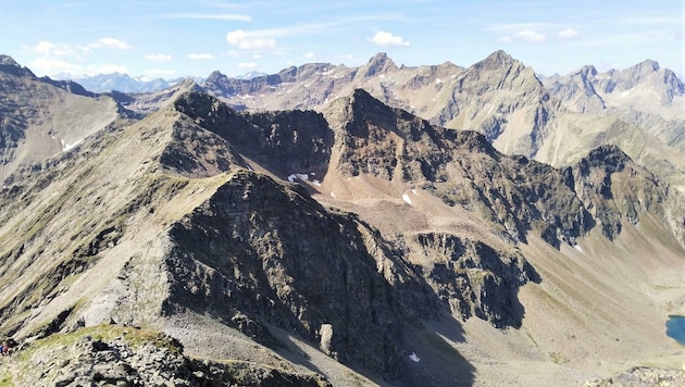 Blick vom Gaiskogel Richtung Südwesten zu den Kühtaier Bergen und Ötztaler Alpen. (Bild: Peter Freiberger)