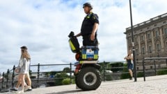 Aufgrund der Bedrohungslage ist in Schweden derzeit ein Polizeigroßaufgebot mobilisiert. (Bild: APA/AFP/TT NEWS AGENCY/Fredrik SANDBERG)