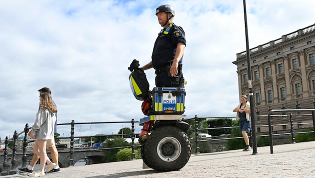 Aufgrund der Bedrohungslage ist in Schweden derzeit ein Polizeigroßaufgebot mobilisiert. (Bild: APA/AFP/TT NEWS AGENCY/Fredrik SANDBERG)