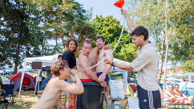 Staying hydrated in extreme heat is important ... (Bild: APA/FLORIAN WIESER)