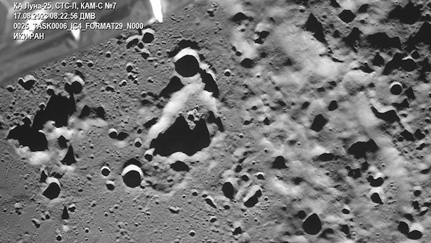 Die Aufnahme zeigt den Zeeman-Krater von der Rückseite des Mondes. (Bild: AFP/Russian Space Agency Roscosmos)