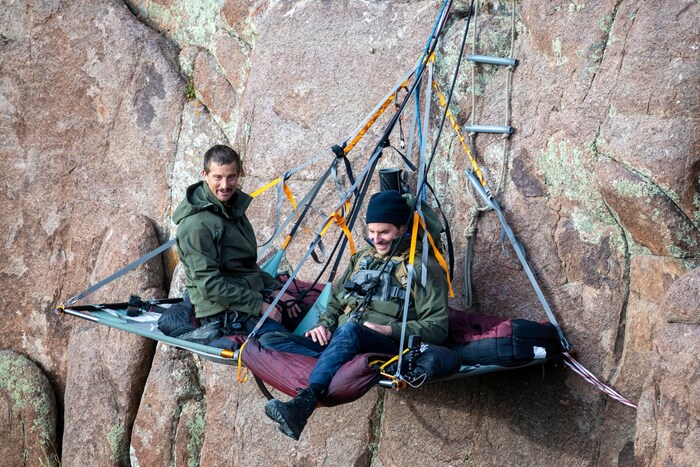 In „Bear Grylls: Stars am Limit“, wie die Sendung auf Deutsch heißt, werden die Promis von dem ...