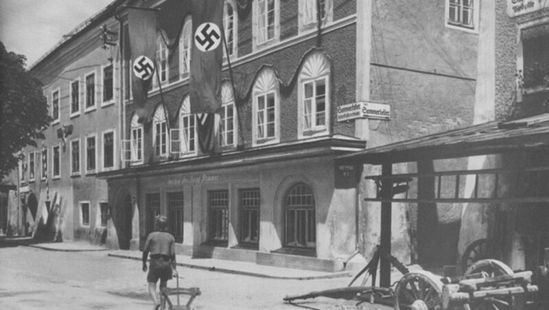 Ein Archivfoto von Hitlers Geburtshaus in Braunau. (Bild: Stadtverein Braunau)