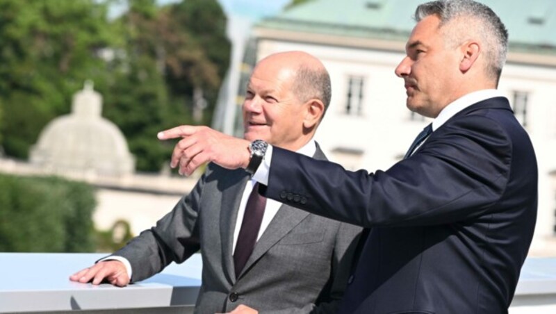 Olaf Scholz traf Karl Nehammer in Salzburg. (Bild: APA/BARBARA GINDL)