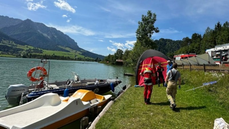 Nach der Erstversorgung vor Ort wurde die Frau ins Krankenhaus geflogen. (Bild: zoom.tirol)