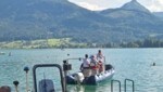 Taucher von Feuerwehr und Wasserrettung waren viele Stunden im Einsatz, um den Vermissten im Wolfgangsee zu finden. (Bild: Wasserrettung Salzburg)