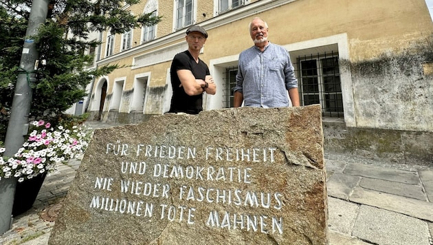 Historiker Florian Kotanko (rechts) mit dem Filmemacher Günter Schwaiger (Bild: Christoph Hartner)