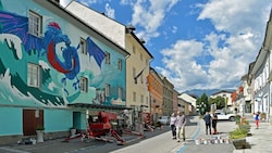 Die zweite Kunstwand im Ortszentrum von Obervellach ist fertig. (Bild: Aktrice Lesnik)