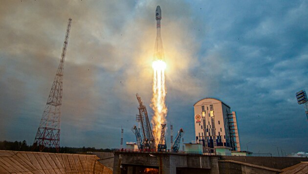 Zwei Tage vor der geplanten Mondlandung meldet Moskau eine Panne bei seiner Raumsonde „Luna-25“. (Bild: AFP)