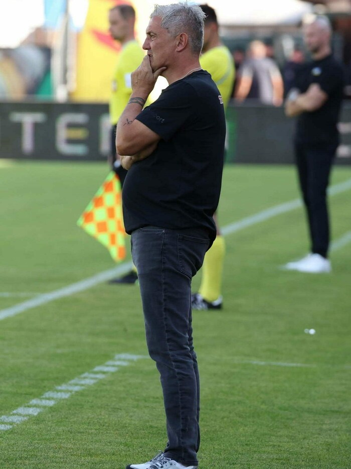 Lustenau-Coach Markus Mader beobachtete die Partie nachdenklich.