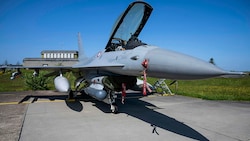 Ein dänischer F-16-Kampfjet (Bild: APA/AFP/Ritzau Scanpix/Bo Amstrup)