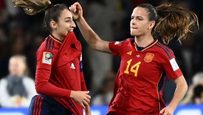 Olga Carmona jubelt über das 1:0.