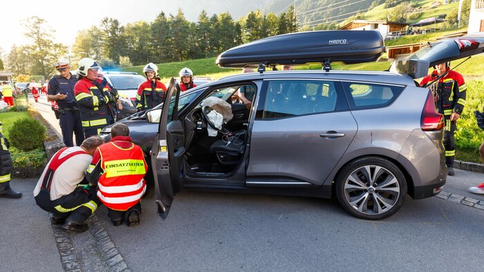Der Pkw wurde erheblich beschädigt.