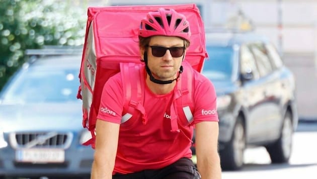 Per E-Bike bei jedem Wetter durch die Straßen Wiens: Kai liebt die Freiheit.