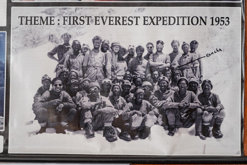 Gruppenfoto mit Edmund Hillary und Tenzing Norgay, 1953 (Bild: AFP)