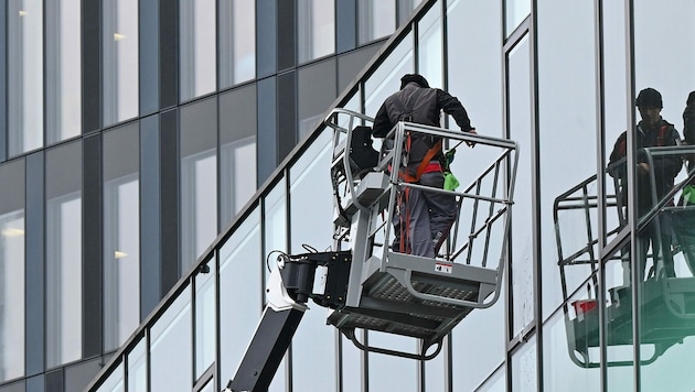 Auch die oberösterreichischen Fensterhersteller haben mit der Krise der Baubranche zu kämpfen. (Symbolbild) (Bild: Wolfgang Spitzbart .)