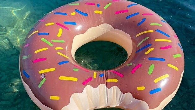 Das Mädchen war auf einem aufblasbarem Donut in Litzlberg am Attersee vermisst. (Bild: Wasserrettung Oberösterreich)