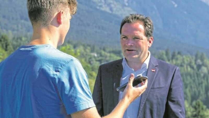 Die „Krone“ im Gespräch mit Minister Norbert Totschnig. (Bild: Liebl Daniel)