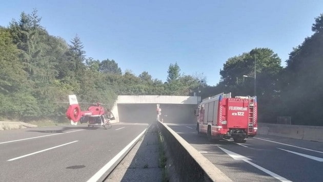 Der Notarzthubschrauber RK-1 der ARA Flugrettung stans Montagabend bei einem schweren Verkehrsunfall im Tunnel St. Andrä bei Villach auf der A10 im Einsatz. (Bild: ARA Flugrettung)
