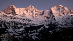 Die Österreicher sollen in der Nähe der Station Eismeer der Jungfraubahn in Grindelwald verschüttet worden sein. (Bild: Mattias - stock.adobe.com)