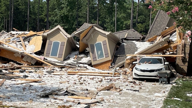 Das Haus wurde völlig zerstört. (Bild: AP)