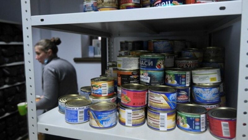 In den russischen Medien ist unterdessen vor allem Thema, dass viele Menschen für ihr Geld immer weniger Lebensmittel bekommen. (Bild: AFP)