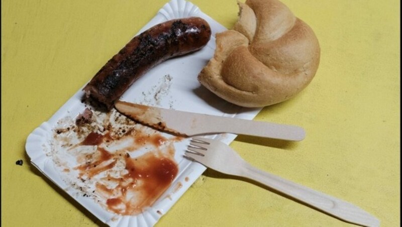 Wenn die 50.000 Euro nicht aufgestellt werden können, wird in Jedlersdorf bald das letzte Würstel gegessen. (Bild: Marco Büchl)
