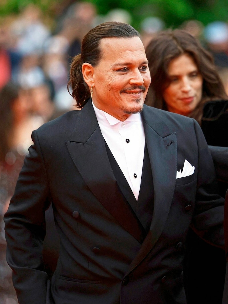 Der „Fluch der Karibik“-Star bei der Premiere von „Jeanne du Barry“ in Cannes. (Bild: REUTERS)