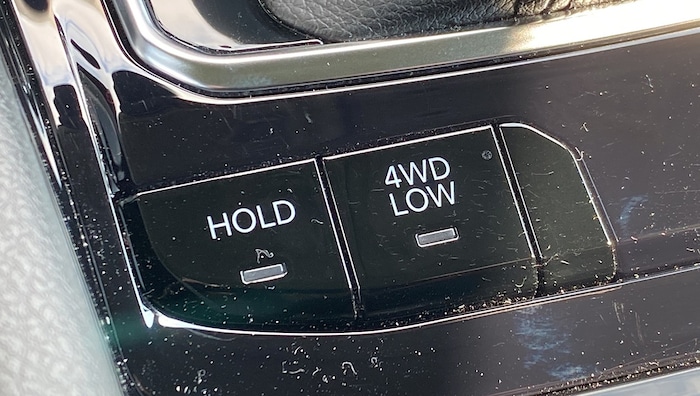 Die Low-Taste verspricht mehr, als das Fahrzeug halten kann.