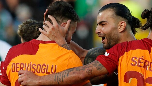 Jubel bei Galatasaray (Bild: Copyright 2023 The Associated Press. All rights reserved)