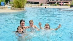 Auch in Linz werden die Forderungen nach Schwimmkursen für alle Schüler lauter. Doch der Engpass an Becken spitzt sich immer mehr zu. (Bild: Dostal Harald)