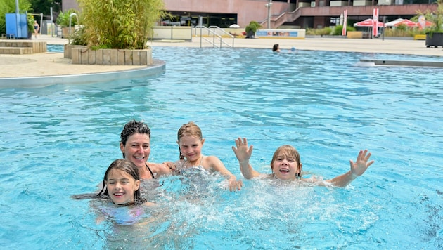 Auch in Linz werden die Forderungen nach Schwimmkursen für alle Schüler lauter. Doch der Engpass an Becken spitzt sich immer mehr zu. (Bild: Dostal Harald)