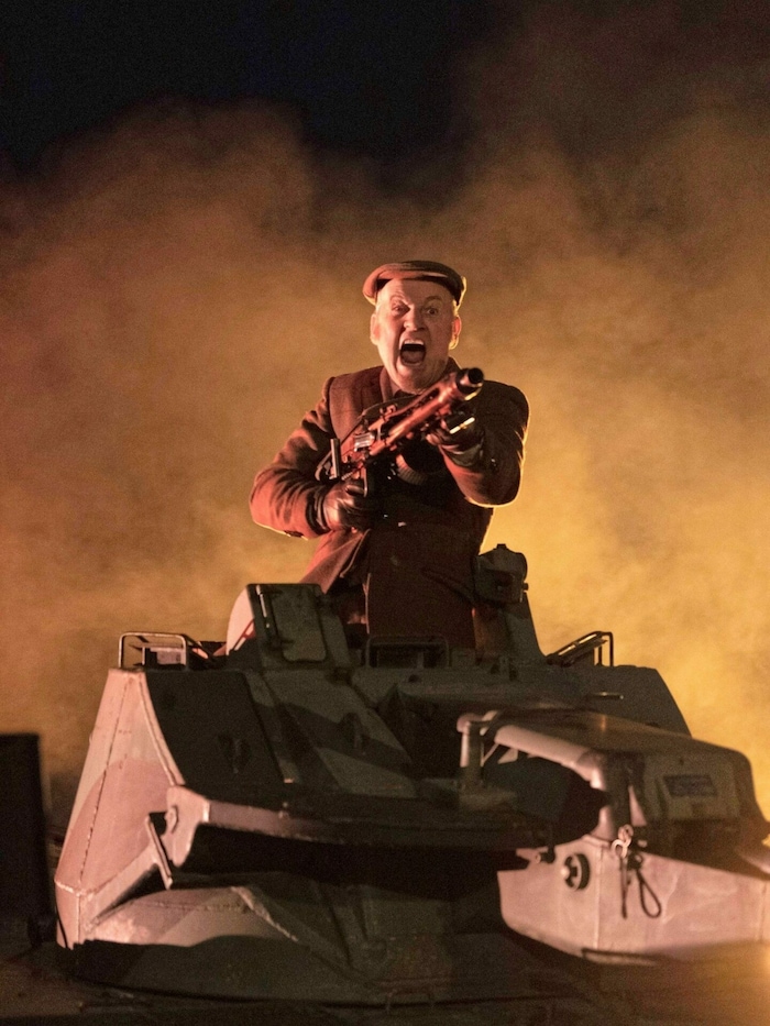 Düringer im Kampfmodus als unsympathischer Geschäftsmann.